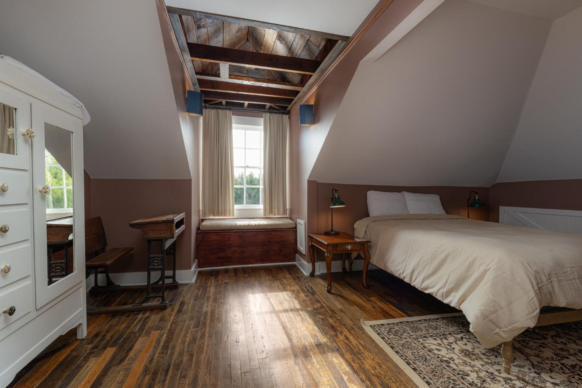 The Nuwray Hotel & Carriage House Burnsville 外观 照片