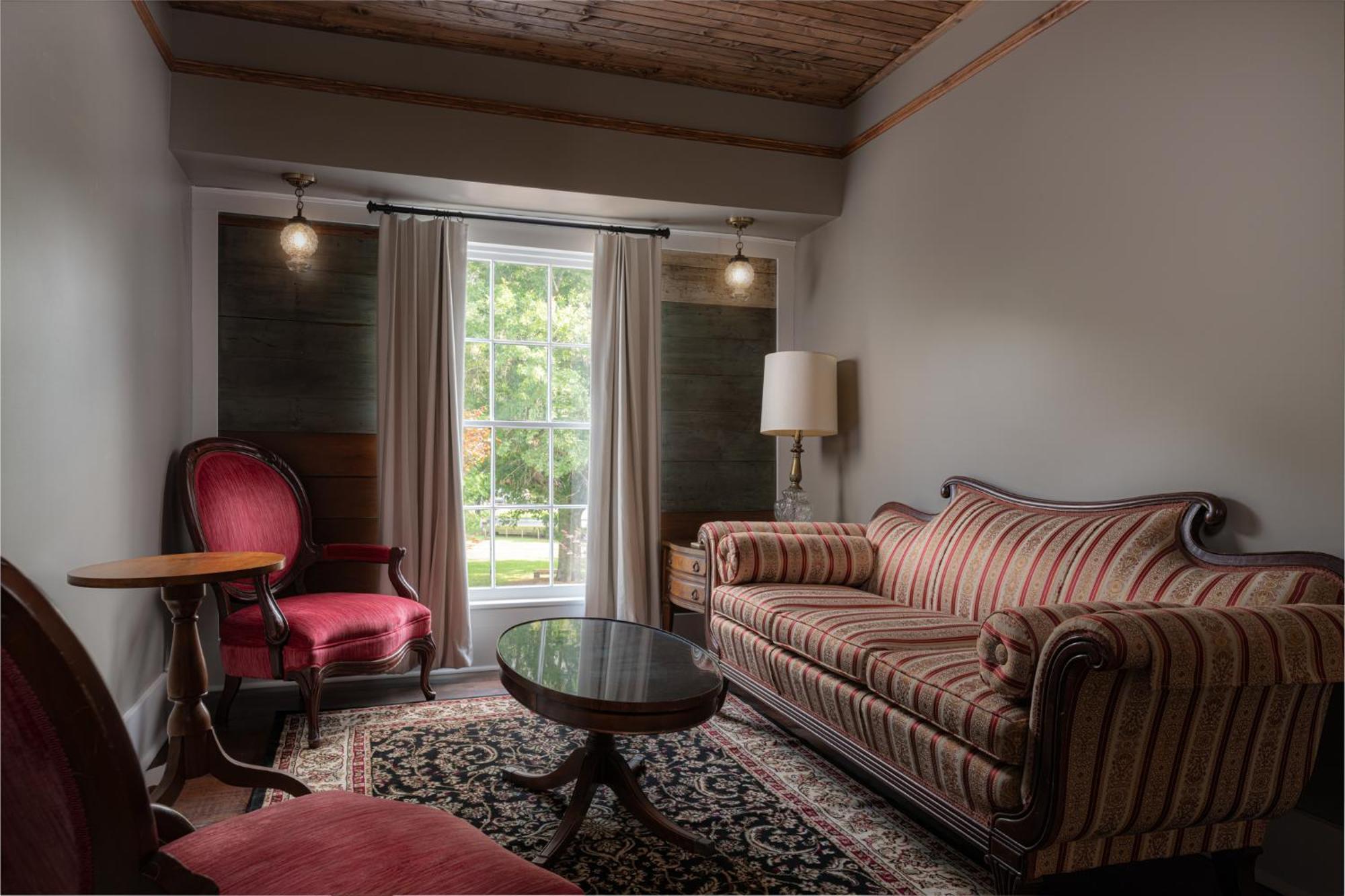 The Nuwray Hotel & Carriage House Burnsville 外观 照片