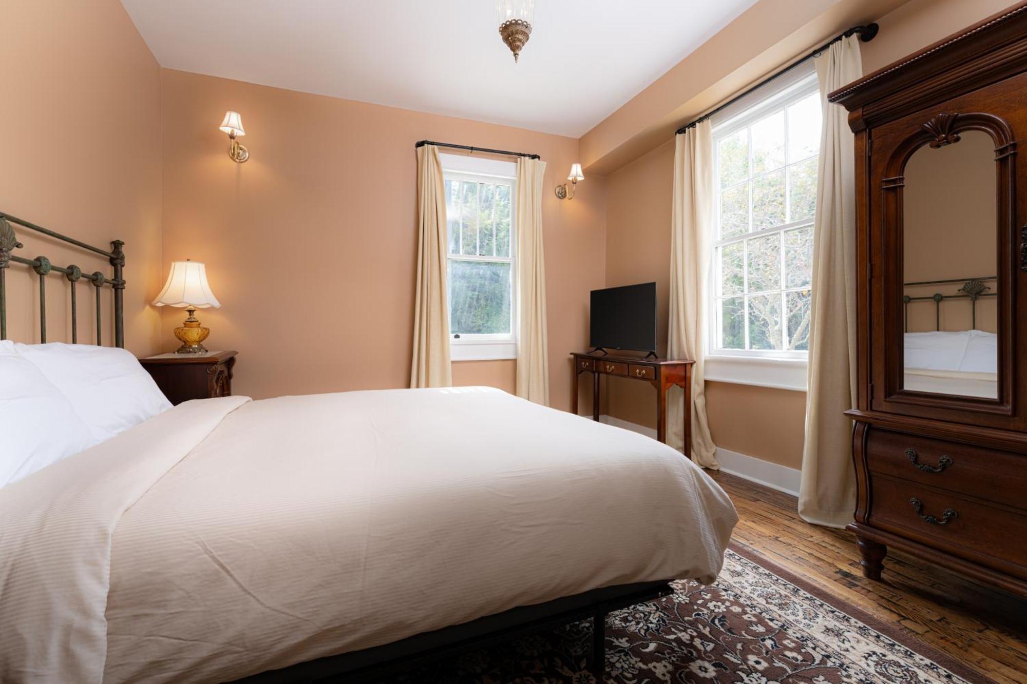 The Nuwray Hotel & Carriage House Burnsville 外观 照片