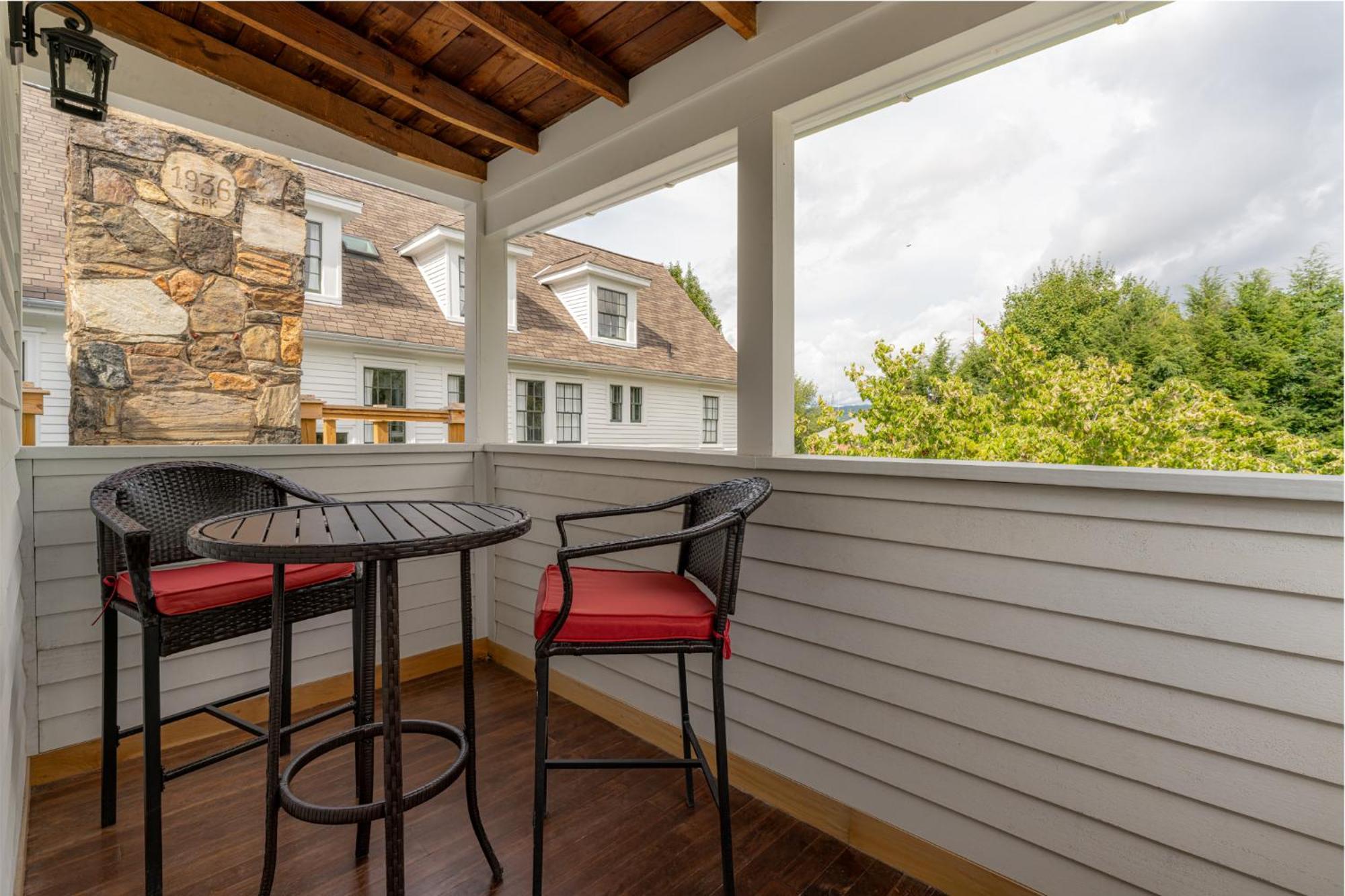 The Nuwray Hotel & Carriage House Burnsville 外观 照片