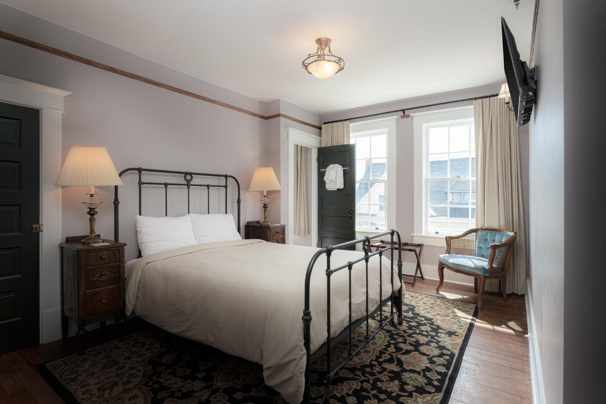 The Nuwray Hotel & Carriage House Burnsville 外观 照片