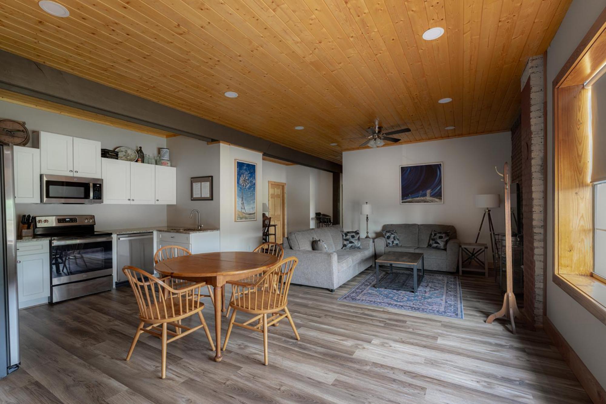 The Nuwray Hotel & Carriage House Burnsville 外观 照片